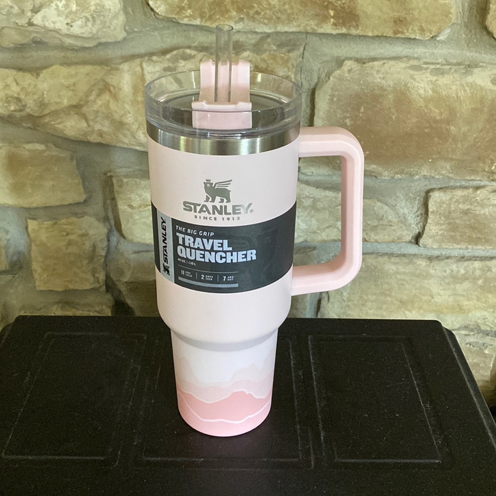 ✨Limited Edition✨ Stanley 40oz Travel Quencher - NEW